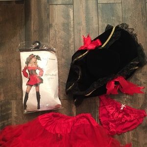 Women’s deluxe Pirate Costume W/Extras SZ Small